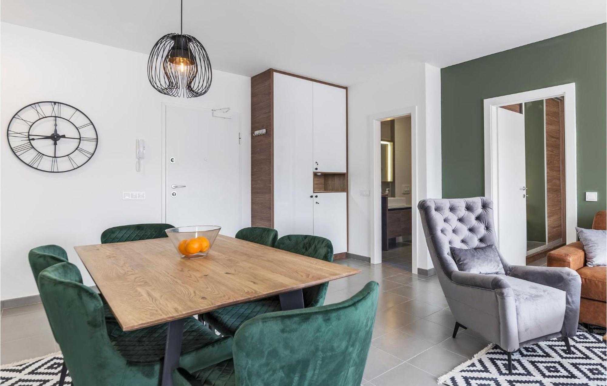 Amazing Apartment In Premantura With Kitchen Bagian luar foto