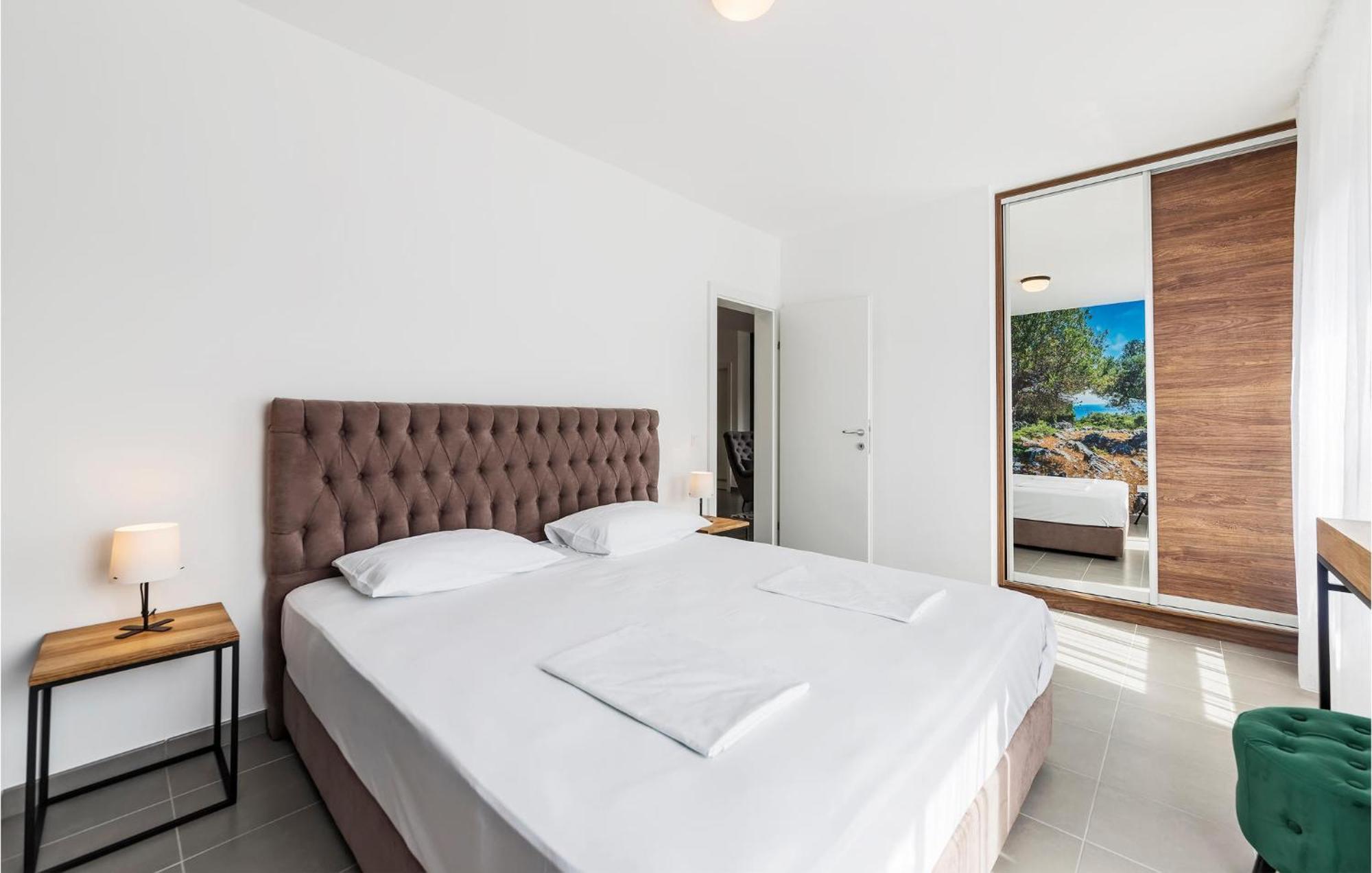 Amazing Apartment In Premantura With Kitchen Bagian luar foto