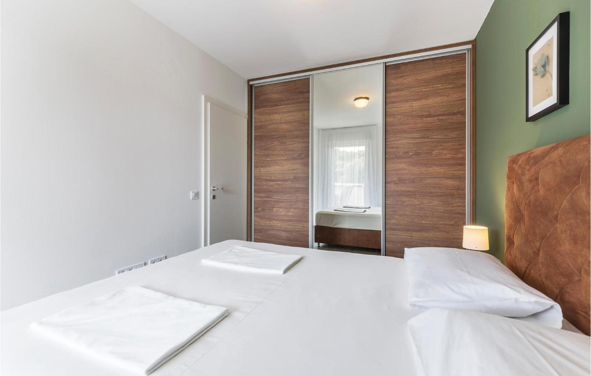 Amazing Apartment In Premantura With Kitchen Bagian luar foto