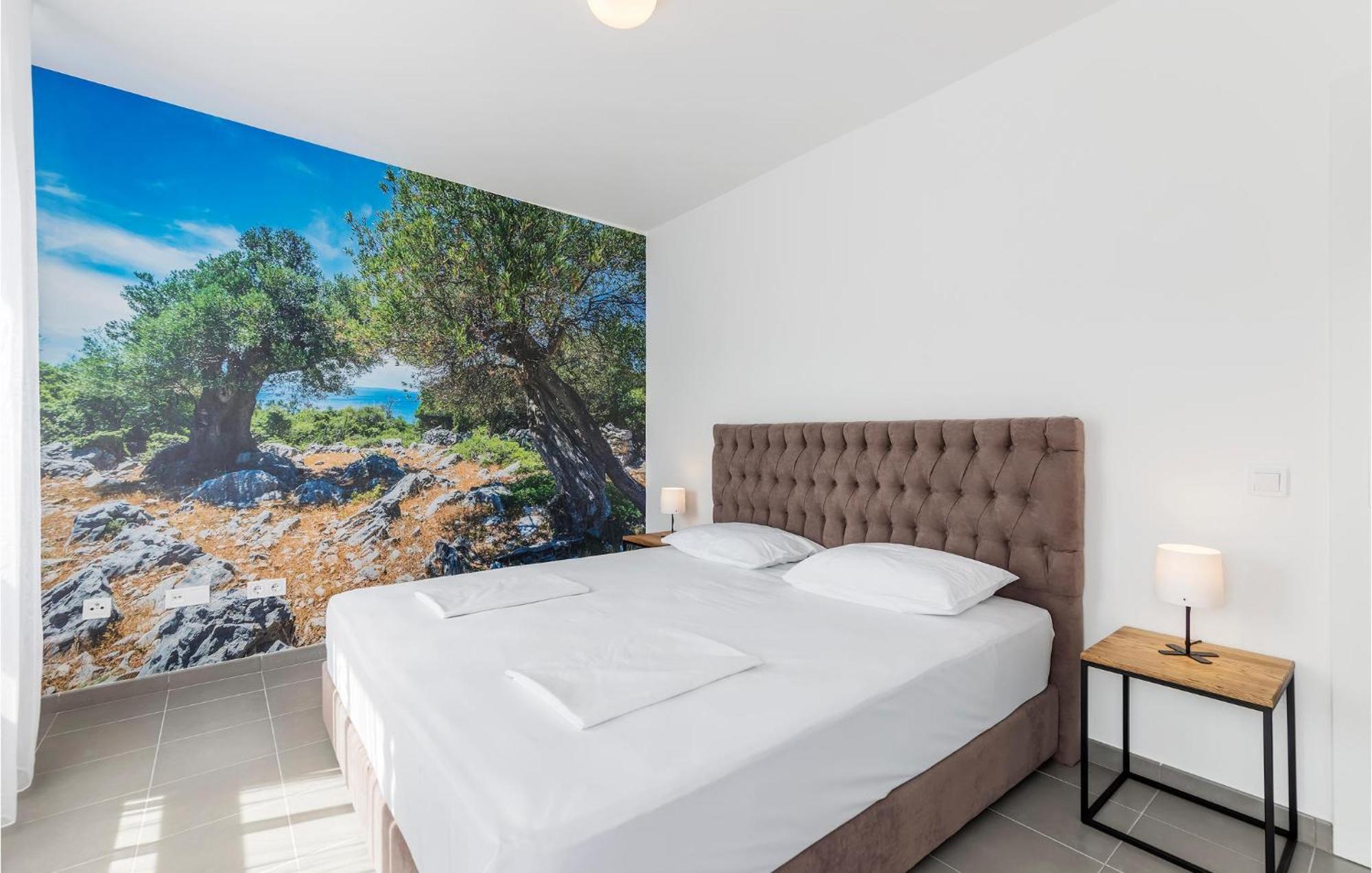 Amazing Apartment In Premantura With Kitchen Bagian luar foto