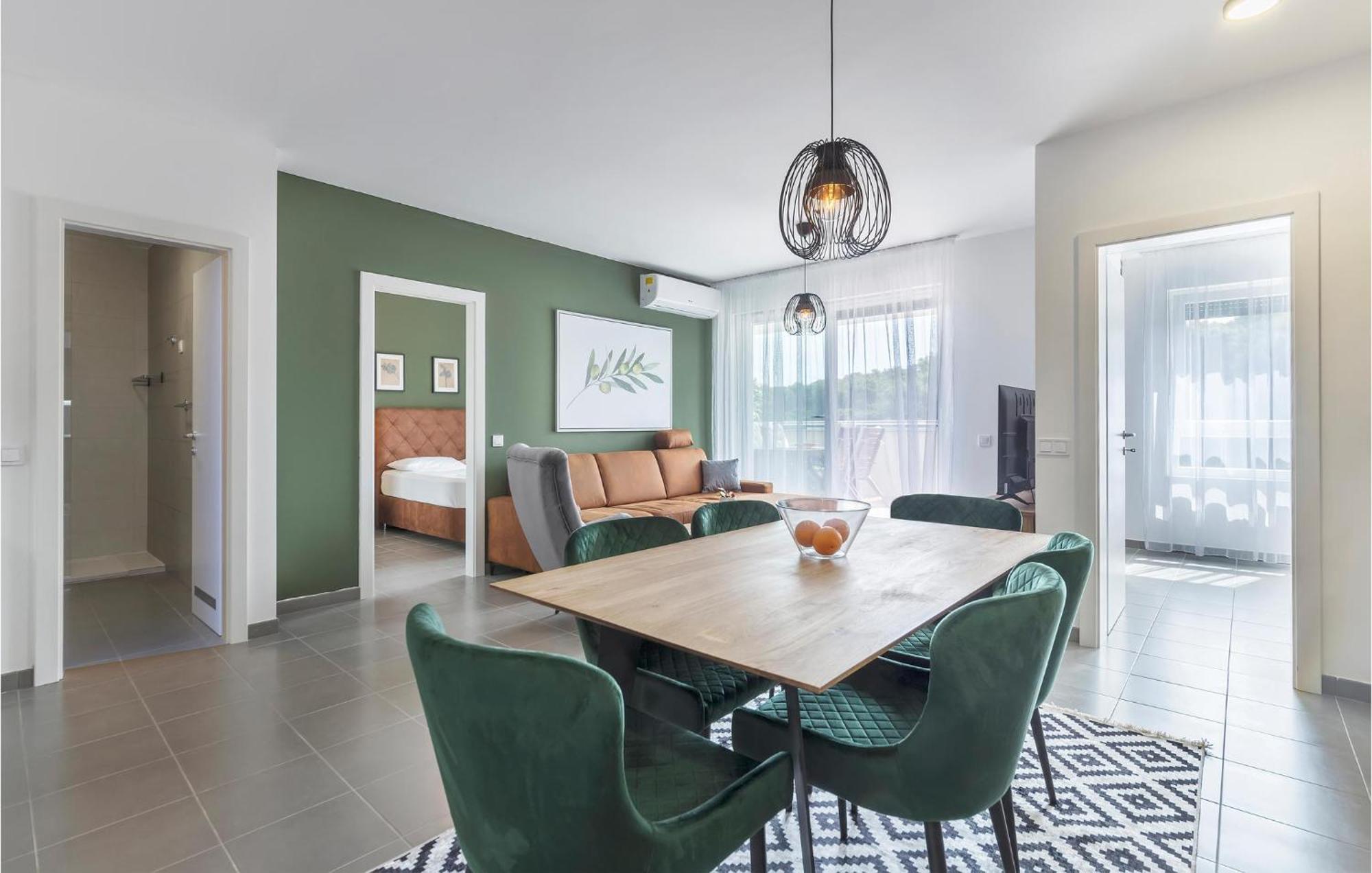 Amazing Apartment In Premantura With Kitchen Bagian luar foto